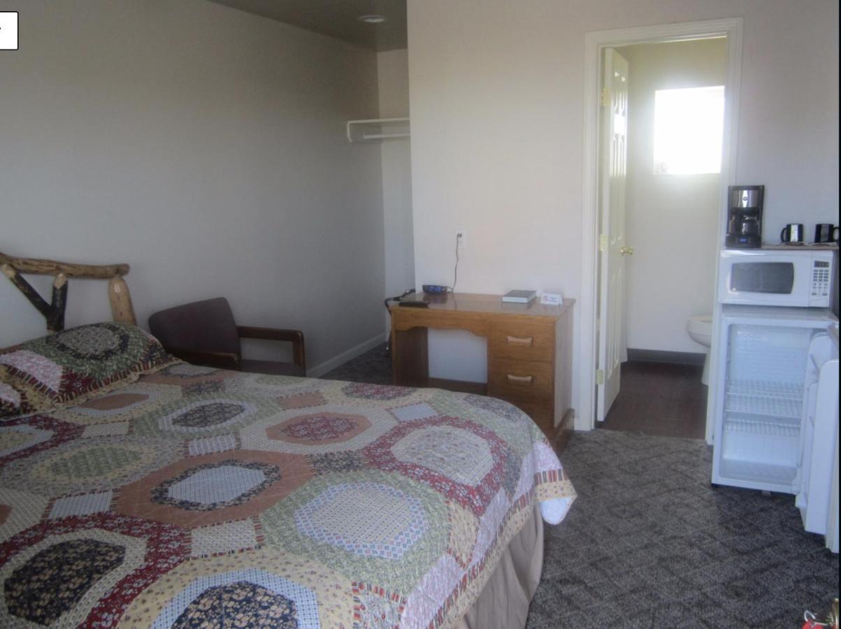Montana Inn Near Little Big Horn Battlefield-Pompey Piller-Colstrip Forsyth エクステリア 写真